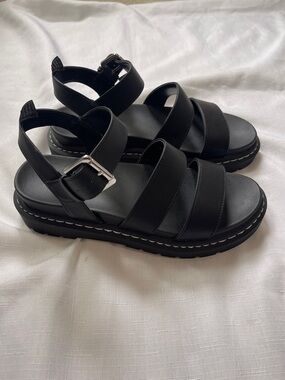 wild fable Black Strappy Platform Sandals with Buckle